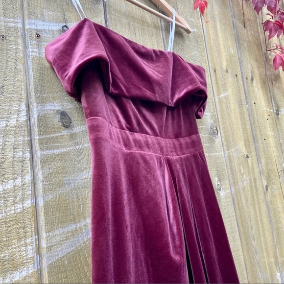 Plum Burgundy Velvet Off-the-Shoulder Maxi Dress 🌿 - Picture 6 of 13